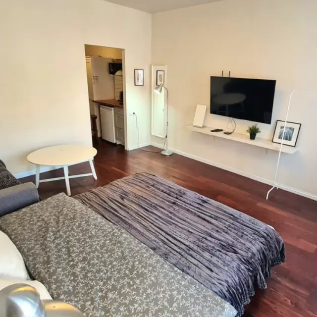 Real photos of Apartment House with History