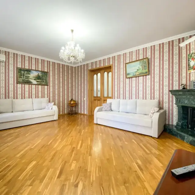 Real photos of 365 keys on Kalinina street 10