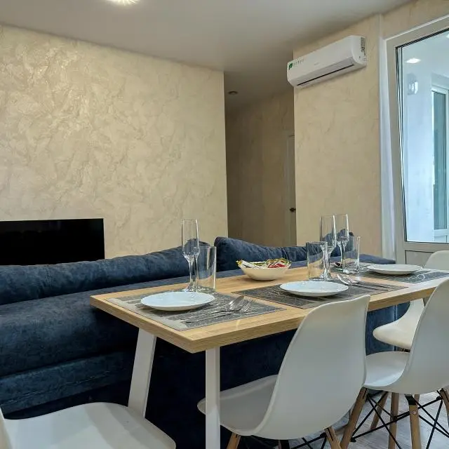 Real photos of EasyRent on Optimist Boulevard 9