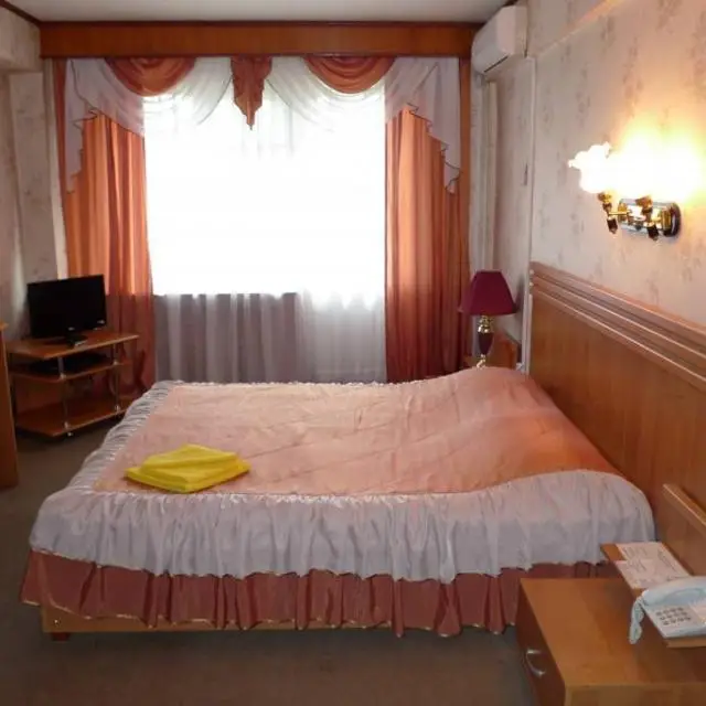 Real photos of GIS hotel and restaurant complex (ANKHK)