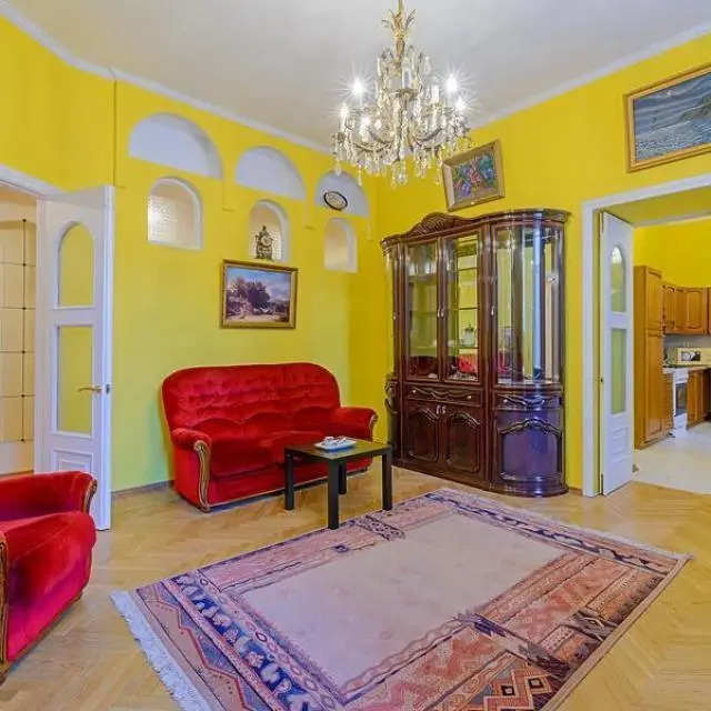 Real photos of Welcome Home (Velkom Home) on Italianskaya Street