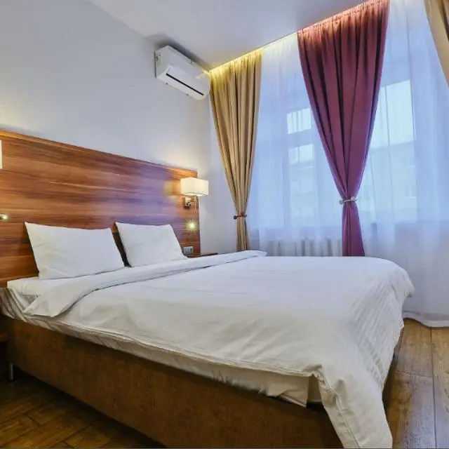 Real photos of Petrovsky apartments on Frunze Avenue 25