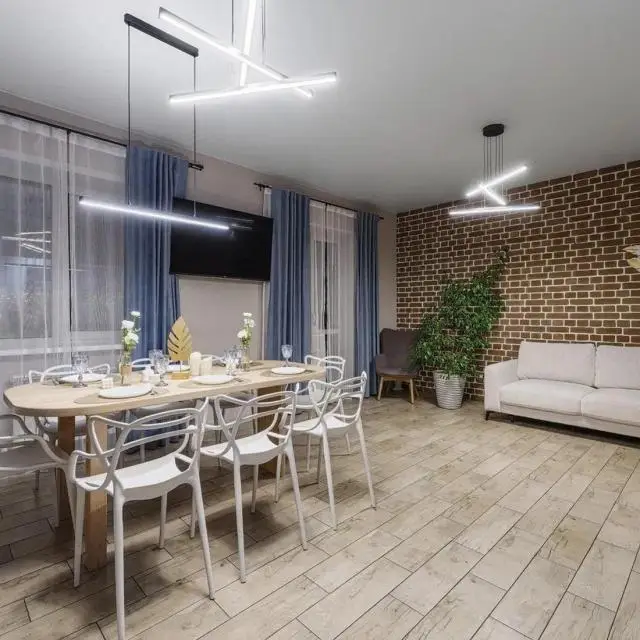 Real photos of Crimson River Club Cottage with a warm pool and sauna