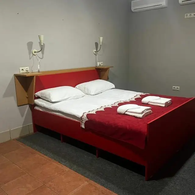 Real photos of Red