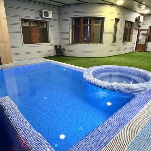 Real photos of Shosh Avenue Hotel