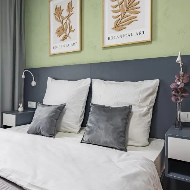 Real photos of Two-bedroom apartment in the very center of the city near the embankment
