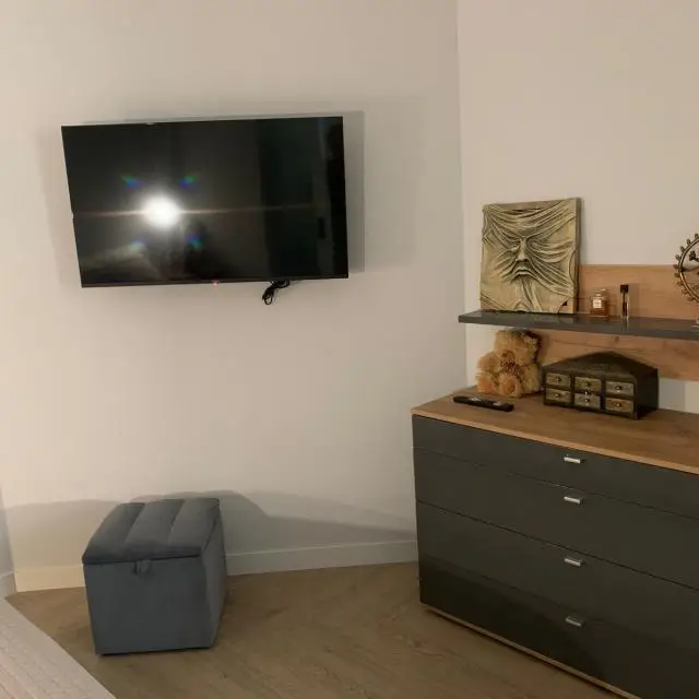 Real photos of Designer renovated apartment on Bolshaya Pokrovskaya street 78