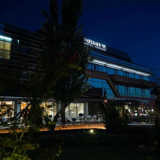 Реальные фото Messier Hotel 53 Yerevan (Мессиер 53 Ереван)
