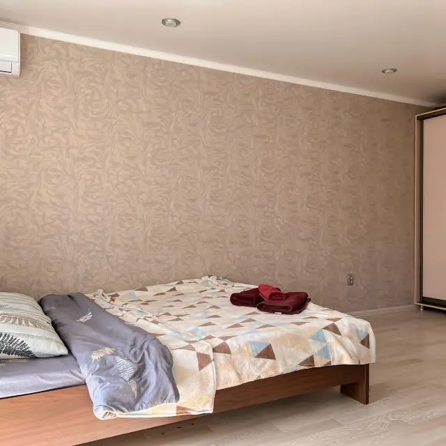Real photos of Apart MV apartment on 50 let Oktyabrya 49 street