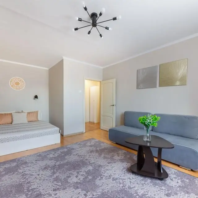 Реальные фото ApartLux (АпартЛюкс) на Енисейской