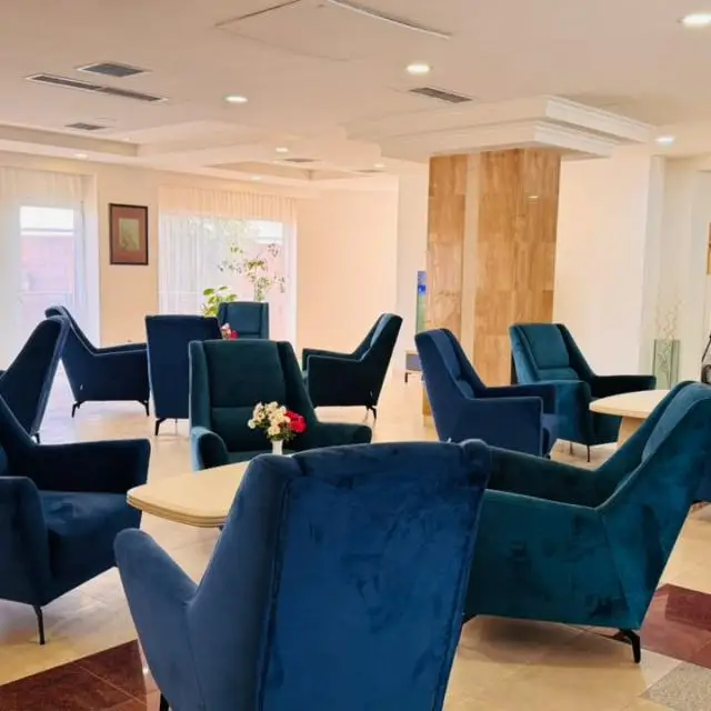 Реальные фото Canyon Hills Hotel (Каньон Хиллз)