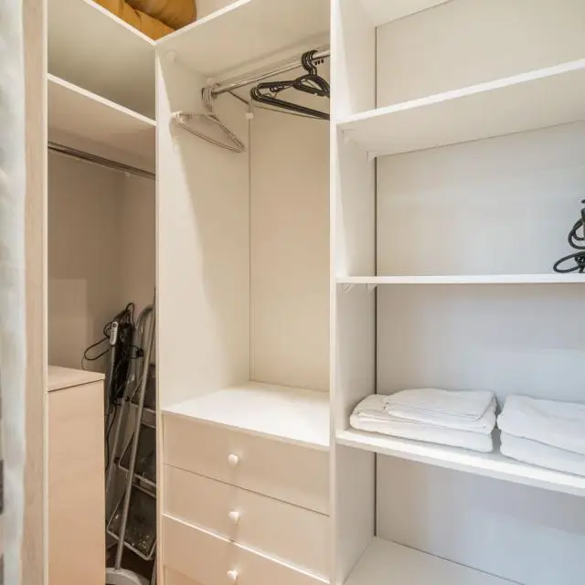 Real photos of Good Night at 30 Vershinina Street
