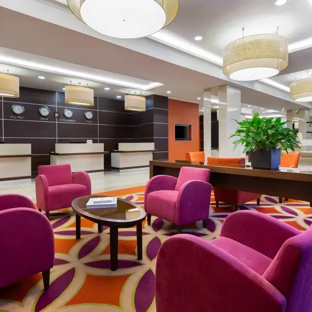 Real photos of CORT INN ST-PETERSBURG HOTEL & CONFERENCE CENTER (ex. Courtyard by Marriott St-Petersburg Center Hotel)