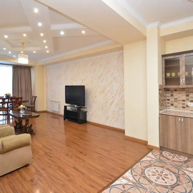 Реальные фото Perte House на шоссе Цицернакаберда 1/2