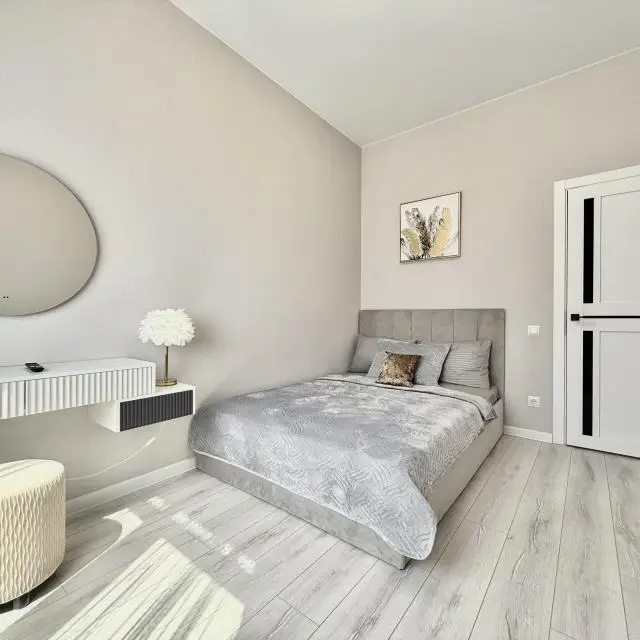 Real photos of GOLDEN FEATHER Apartments at 14 General Kornilov Street