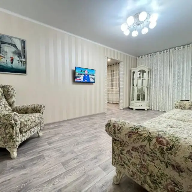 Real photos of Cozy 2-room apartment in the city center next to PJSC Tatneft from IP Marat House on Zaslonova St., 5