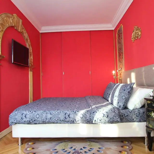 Real photos of The apartment is available on Komsomolsky 27 p. 5