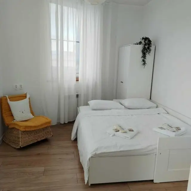 Real photos of Krylia Apartment Bureau on Kalinina street 86