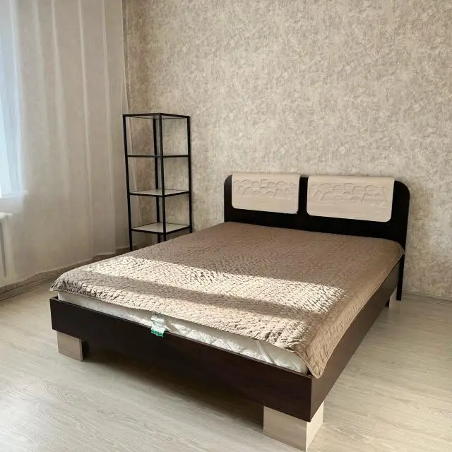 Real photos of 2-room apartment 126 Chkalova St.