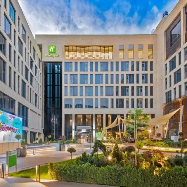 Реальные фото Holiday Inn Yerevan Republic Square (Холидей Инн Ереван Репаблик Сквер)