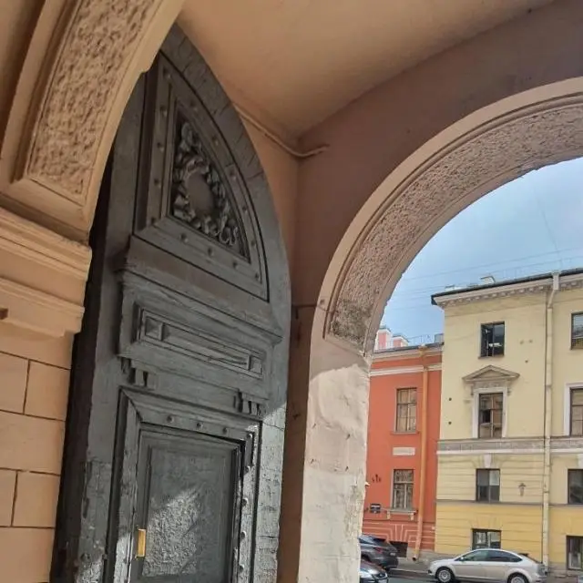 Real photos of 300 meters from the Hermitage