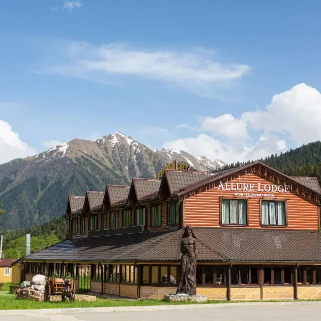Реальные фото Гостиничный комплекс Allure Lodge (Аллюр Лодж)