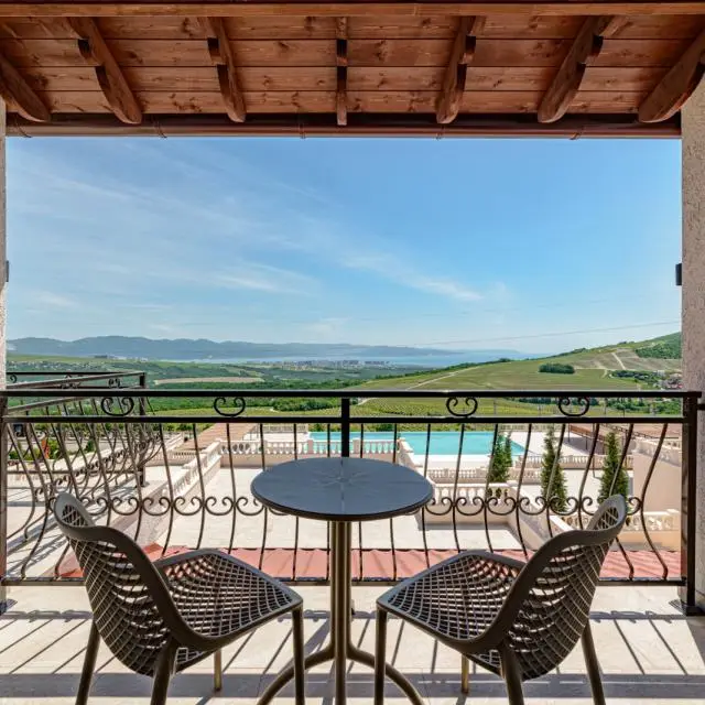 Real photos of Chateau Pinot
