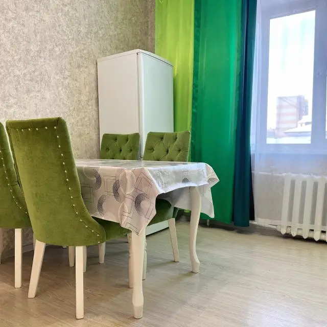 Real photos of 2-room apartment 126 Chkalova St.