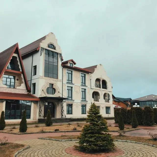 Real photos of Berezhki Holl