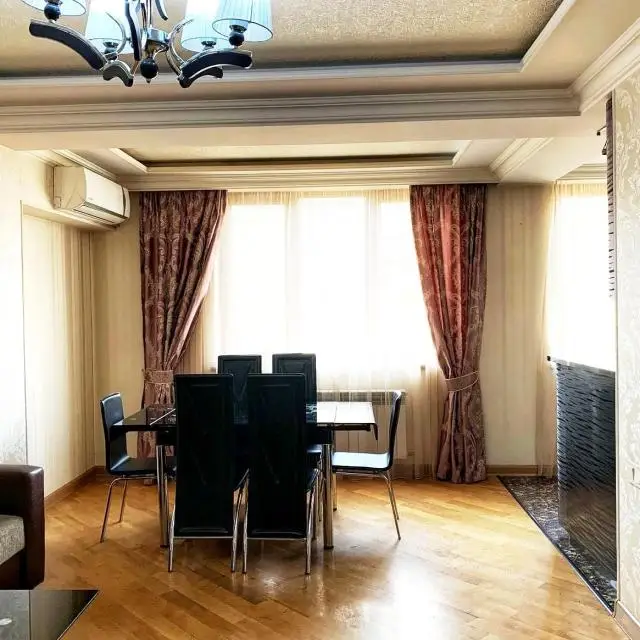 Реальные фото Perte House на улице Хоренаци 25