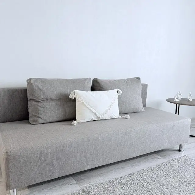 Real photos of Chelbooking apartments within walking distance from LA traktor