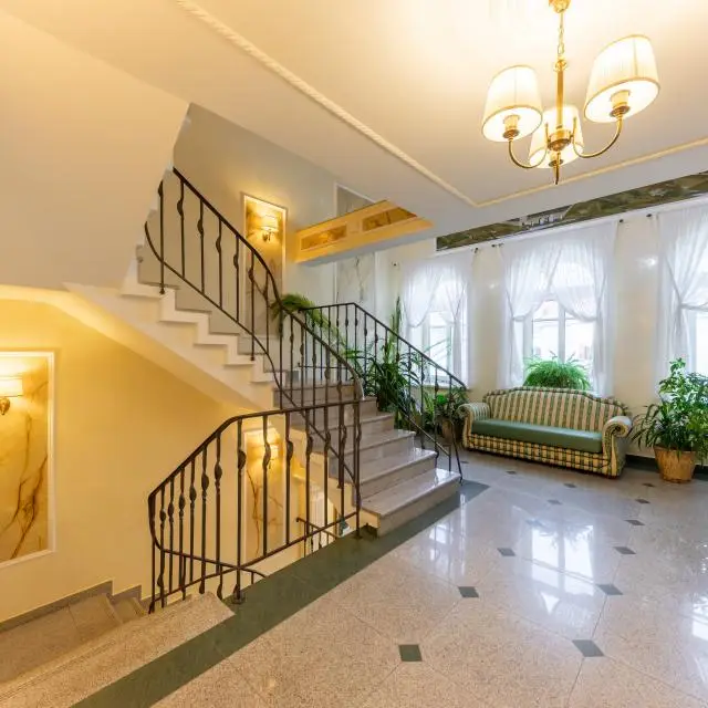 Real photos of Dvor Podznoeva (Building Business)