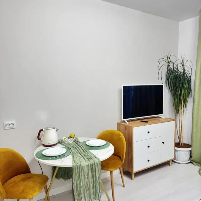 Real photos of Studio apartment on 185 Veterans Avenue!