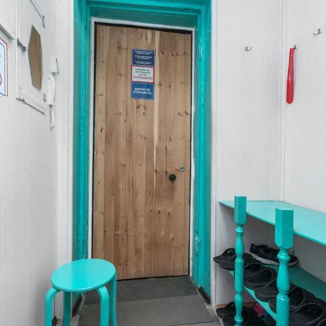 Real photos of Elizar's living quarters