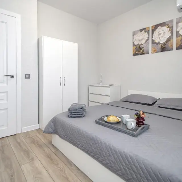 Real photos of MYSTERIOUS BENJAMIN 2k Suite Apartment on 87 Ivan Belichenko Street