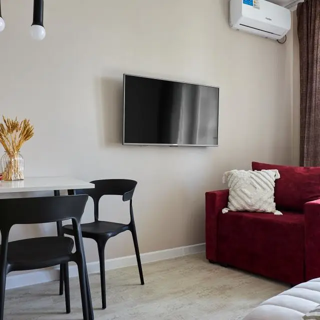 Real photos of Banksy Apartments