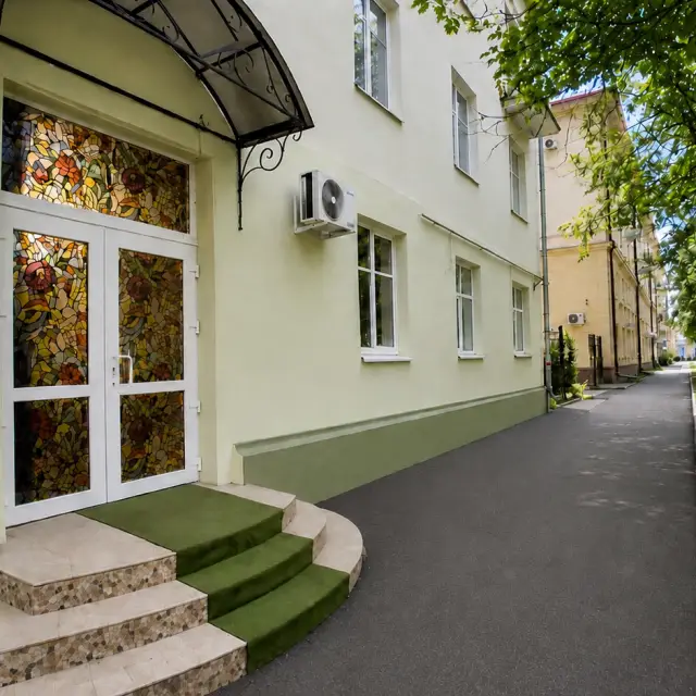 Real photos of Five Corners Apartments 