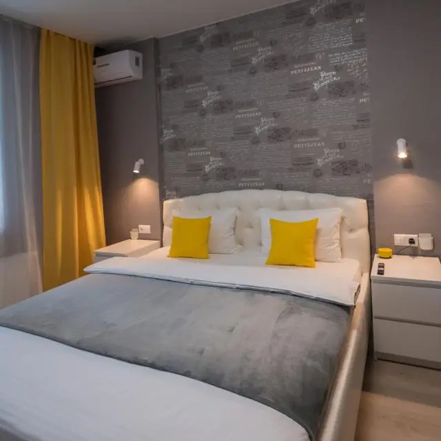 Реальные фото Abri Luxe (Абри Люкс) на Революции 52В