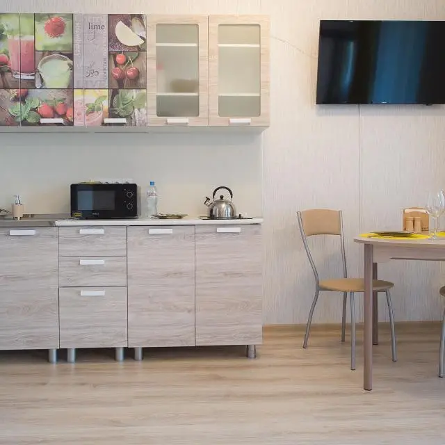 Real photos of Abri Luxe on 48V Revolutsii str.