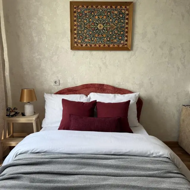 Real photos of Sofa and suitcase in Gorsky 47