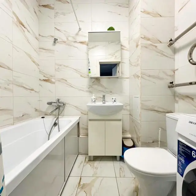 Real photos of EasyRent at 242 Karl Marx Avenue