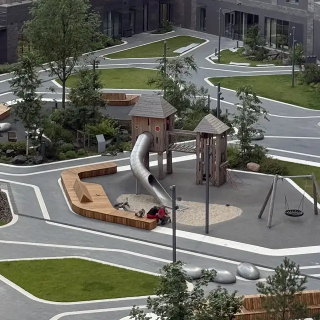 Real photos of Forst 2 on the embankment