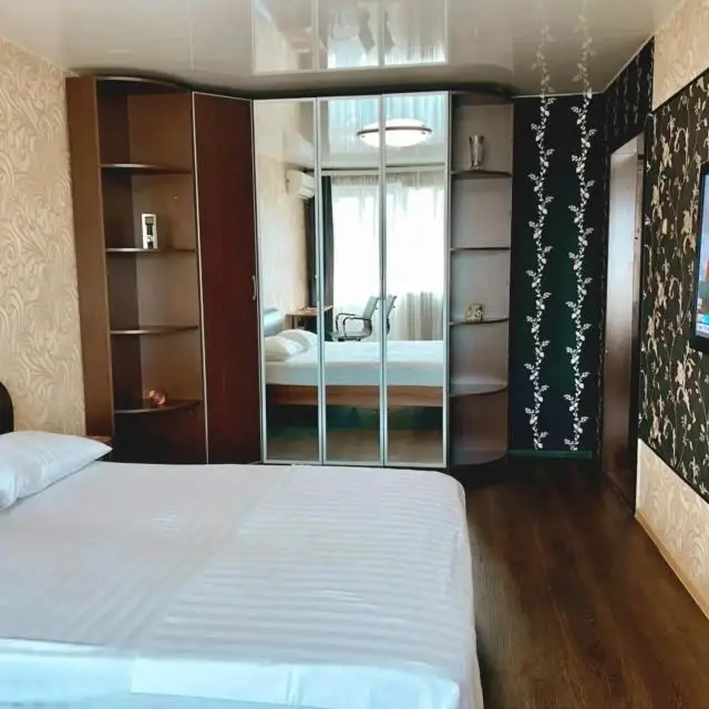 Real photos of 7 Oktyabrsky Ave. / studio 31sq.m. / up to 2 people