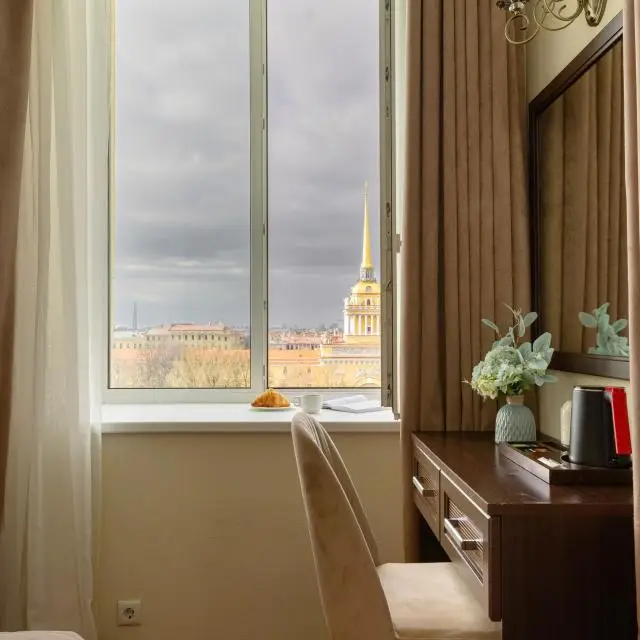 Real photos of Solo Panorama Dvortsovaya square