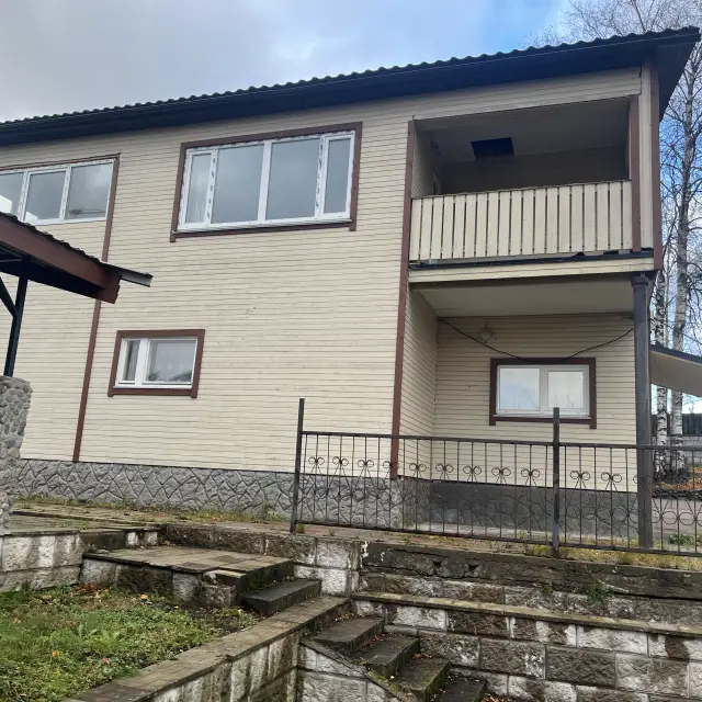 Real photos of Losevo Bridge Cottage