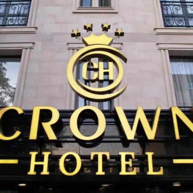 Real photos of Crown Hotel