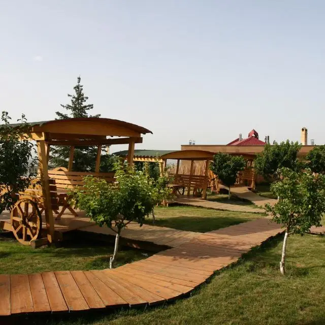 Реальные фото Latar Hotel Yerevan (Латар Ереван)