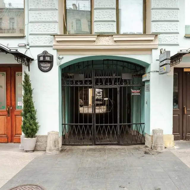 Real photos of Apartments in the center of Saint Petersburg at 12 Marata street