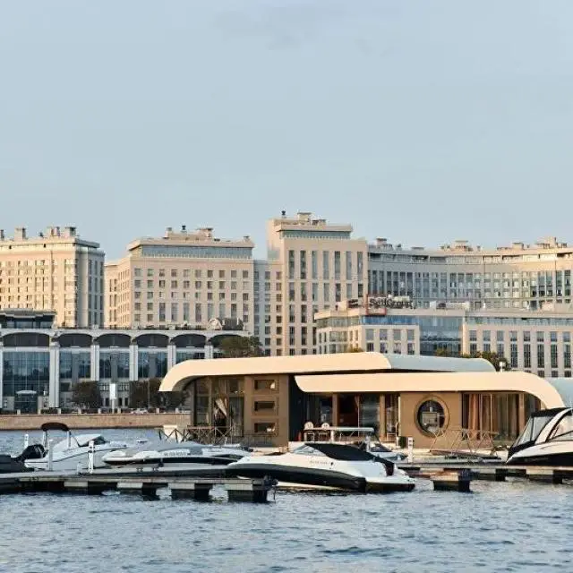 Real photos of White Mare na Petrogradskoy