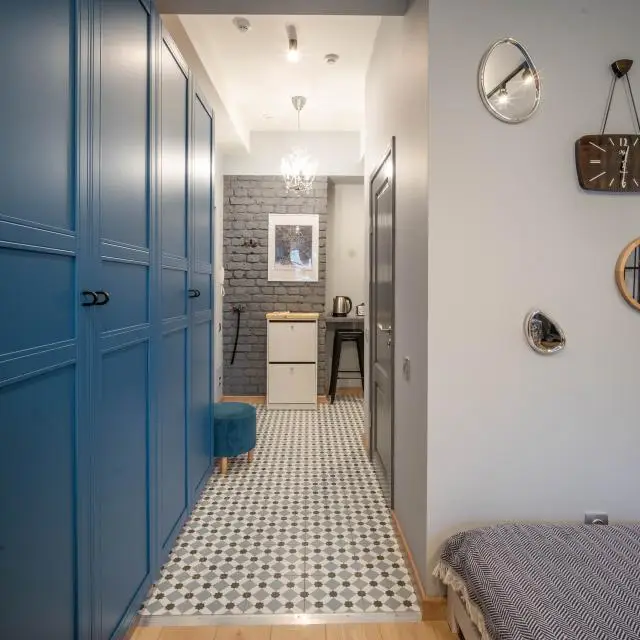 Real photos of cozy apartment near the metro